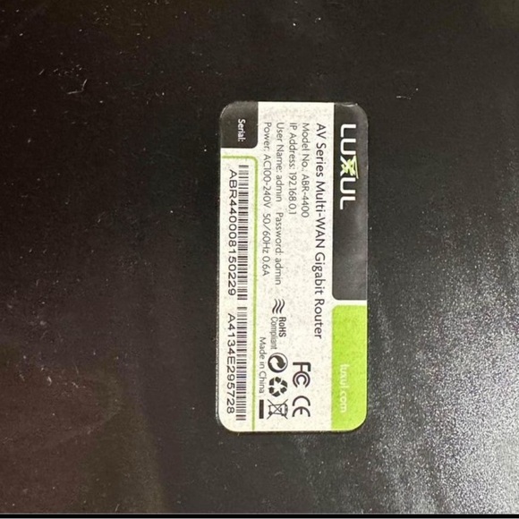 Luxul XBR-4400 Commercial Grade Multi-WAN Gigabit Router - Picture 3 of 7